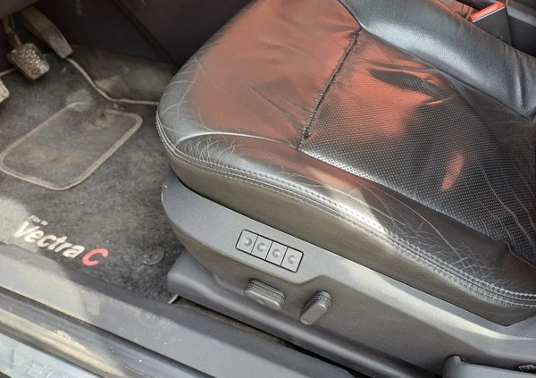 Opel Vectra cena 10500 przebieg: 246929, rok produkcji 2004 z Rybnik małe 781